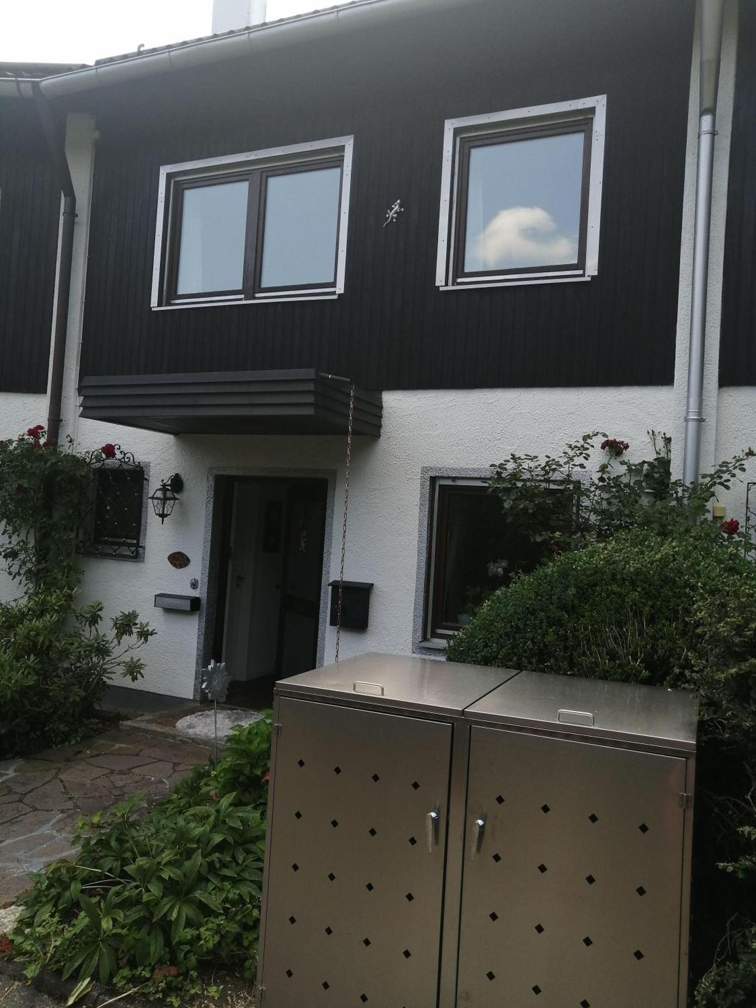 Elegant-Terraced-House-With-Bikes-Near-The-Lake-Children-At-Least-6-A-Old Starnberg Buitenkant foto